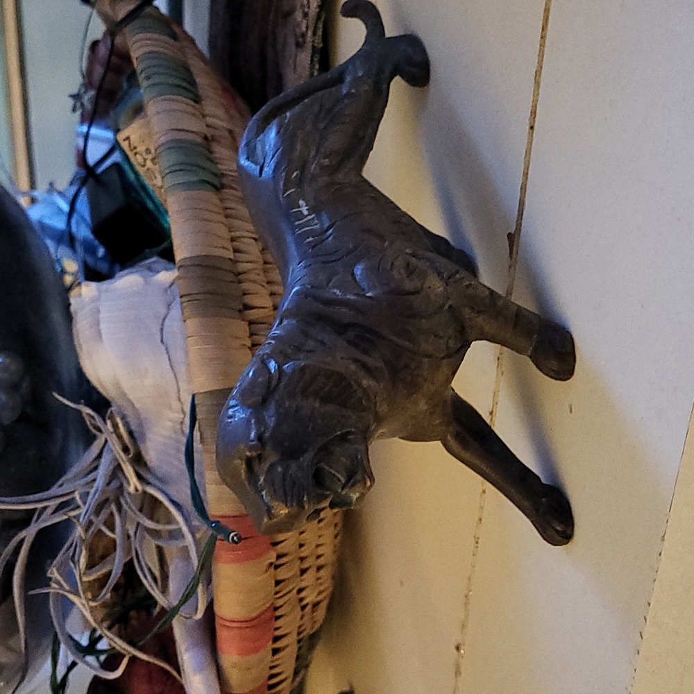 Brass Siberian Tiger/Wild Cat Showpiece